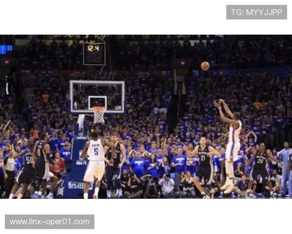 篮球赛快讯聚焦终场绝杀与逆转风云激荡全场热血对决点燃观众激情时刻 - 副本 - 副本 (4)