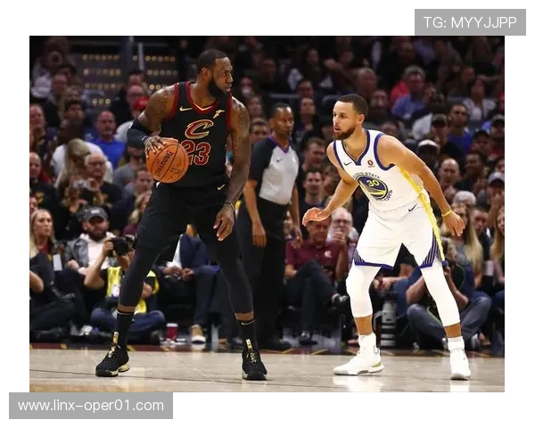 NBA季后赛激战正酣 詹姆斯领衔湖人挑战勇士争夺总决赛席位 - 副本